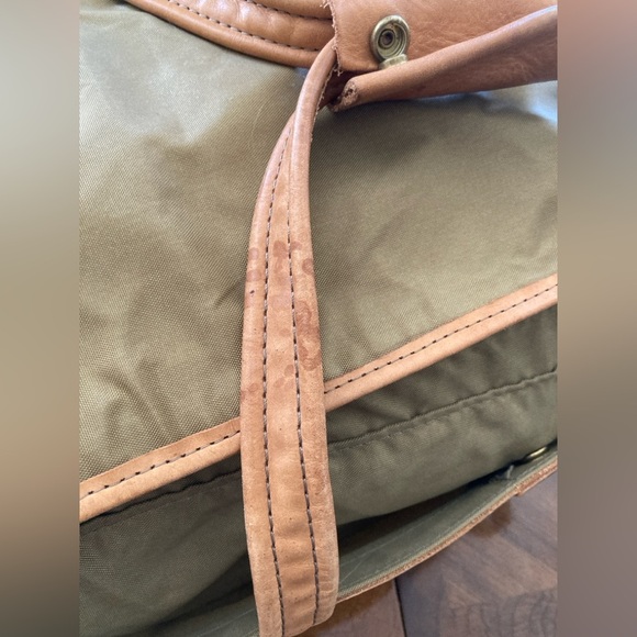 Vintage Hartmann Nylon/Leather Unisex Duffle Bag - Picture 6 of 13